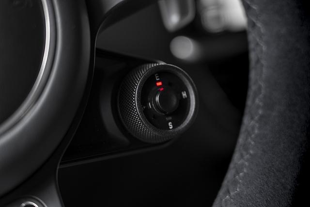 Mit dem Drehrad werden auch beim Hybrid die Fahrmodi aktiviert