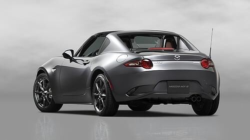 Mazda MX-5 RF - Mazda meets Mustang