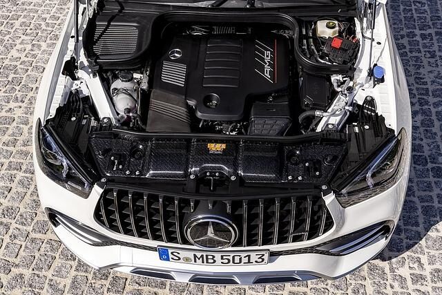 Der Mercedes-AMG GLE 53 4MATIC+ Coupé hat 320 kW / 435 PS. Beim AMG-Sportler setzt der \"EQ Boost Mild Hybrid\" kurzeitig 16 kW / 22 PS Extra-Leistung frei.