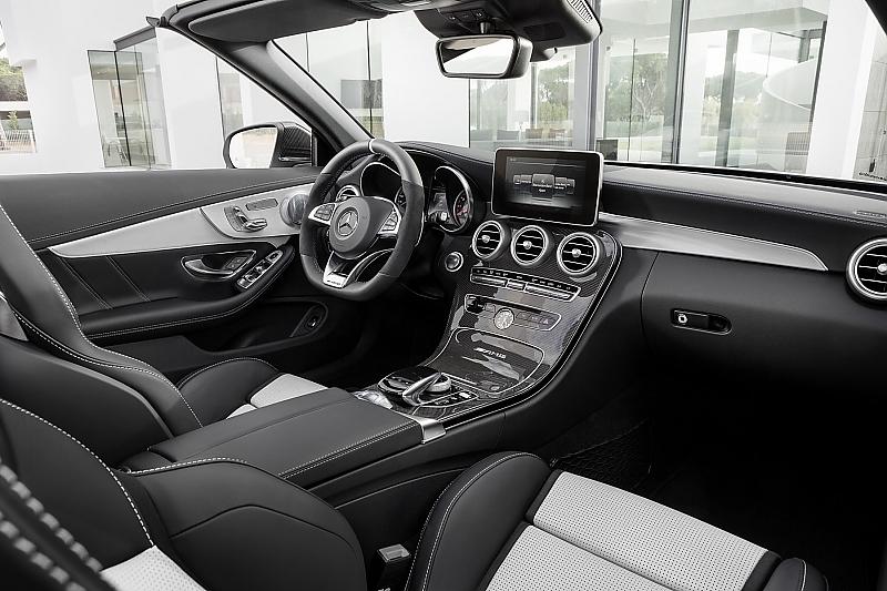 Der Innenraum des Mercedes AMG C 63 Cabrio