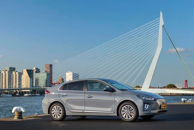 Die Motorleistung steigt von 88 kW/120 PS auf 100 kW/136 PS