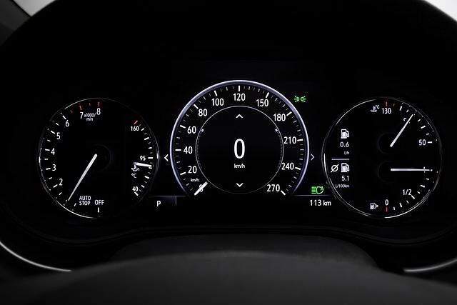 Erstmalig gibt es den Opel Astra mit teildigitalem Kombiinstrument