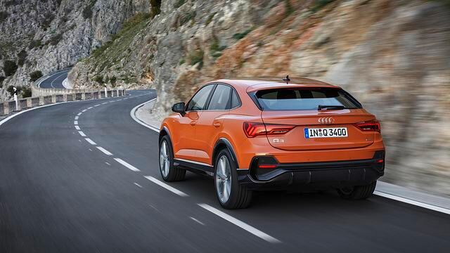 Insgesamt steht der Q3 Sportback drei Zentimeter niedriger auf seinen Rädern