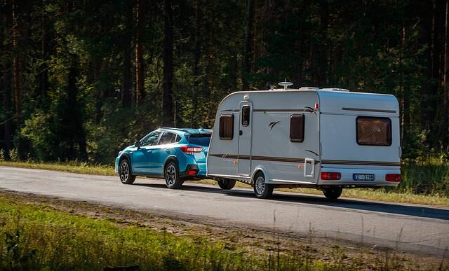 Der XV darf bis zu 1.270 Kilogramm an den Haken nehmen, das reicht für kleine Caravans