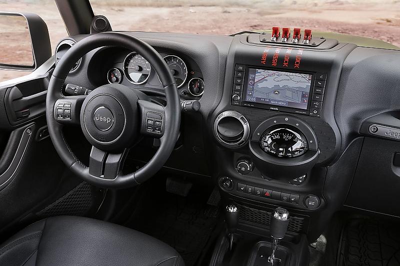 Das Cockpit hat Serien-Elemente