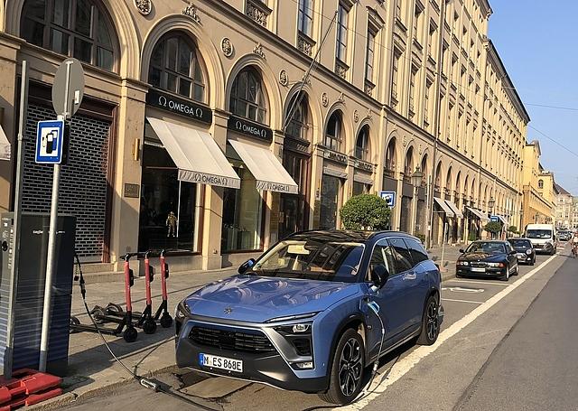 Nio ES8