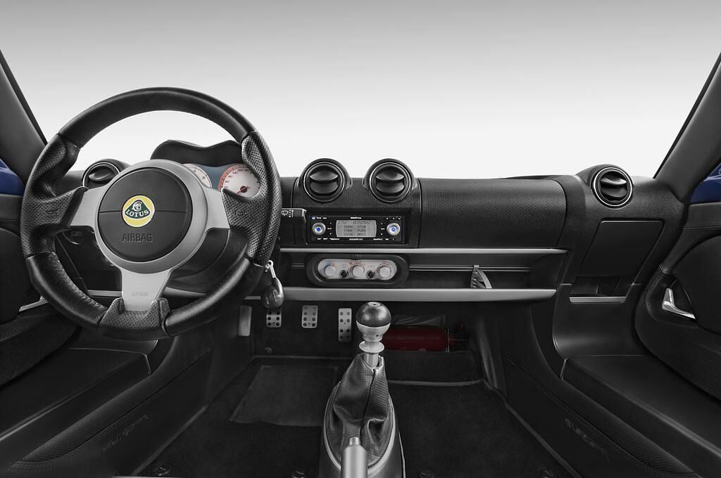 Lotus Europa (Baujahr 2010) S 2 Türen Cockpit und Innenraum
