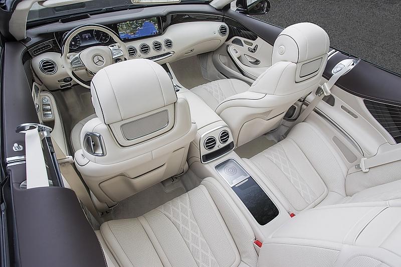 Mercedes S 500 Cabriolet - im Fond geht es eng zu