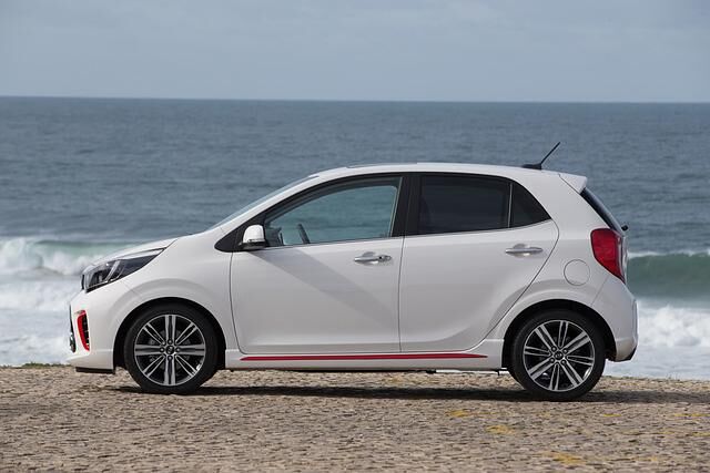 Zum Ausstattungstrimm des Picanto GT Line gehören unter anderem Seitenschweller und 16-Zoll-Räder 