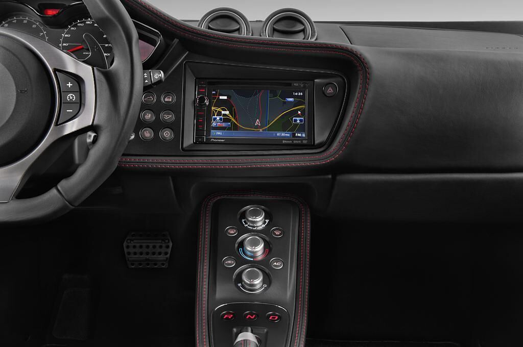 Lotus Evora (Baujahr 2011) S 2 Türen Mittelkonsole