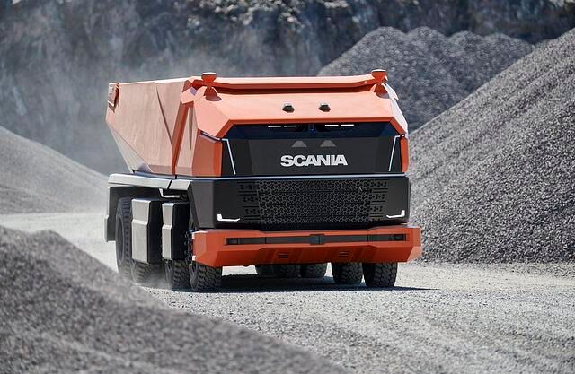 Autonomer Muldenkipper Scania AXL - Fahrerlos im Tagebau