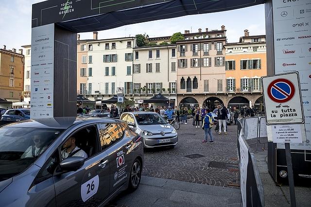 Die erste Mille Miglia Green startete in Brescia
