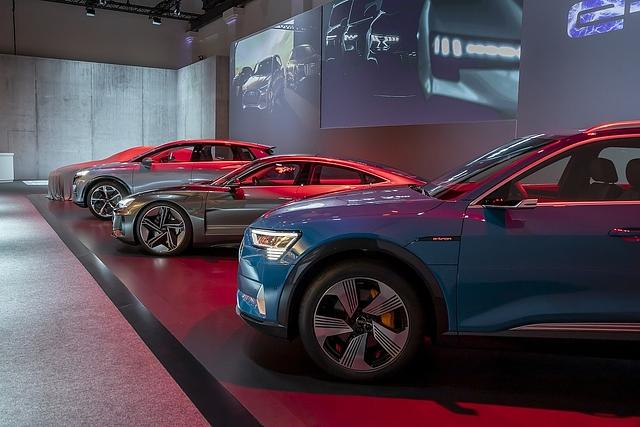 Der Audi e-tron, e-tron GT, Q4 e-tron Concept und das PPE-Concept (von rechts nach links)