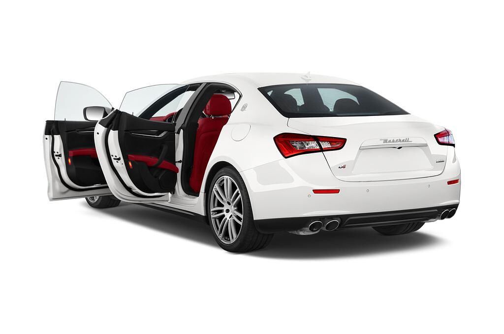 Maserati Ghibli (Baujahr 2015) S Q4 4 Türen Tür geöffnet