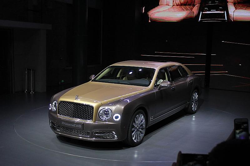 Bentley Mulsanne EWB - Länge läuft