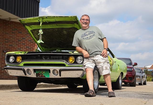 Dan Gauthier mit seinem 1970er Plymouth Satellite