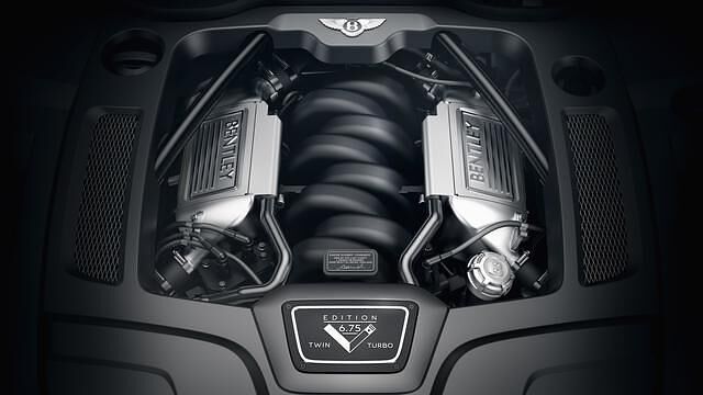 Der V8 des Mulsanne 6.75 Edition zeichnet sich unter anderem durch schwarz lackierte Auspuffkrümmer aus
