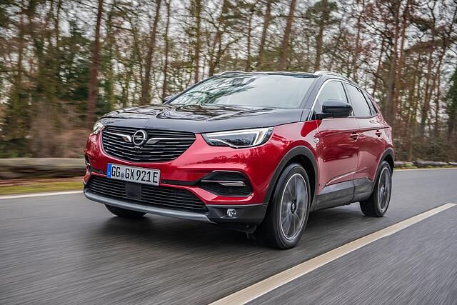 Fahrbericht: Opel Grandland X Hybrid4 - Zwei Seelen wohnen, ach, unter seiner Karosserie
