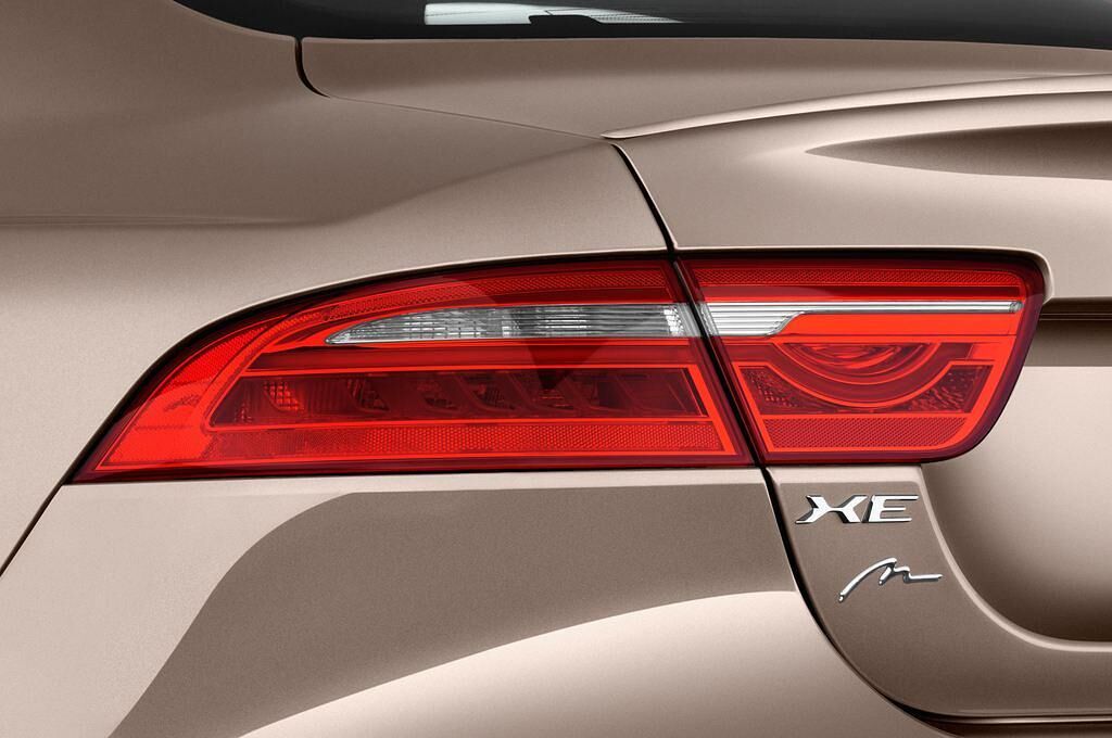 Jaguar XE (Baujahr 2016) R-Sport 4 Türen Rücklicht