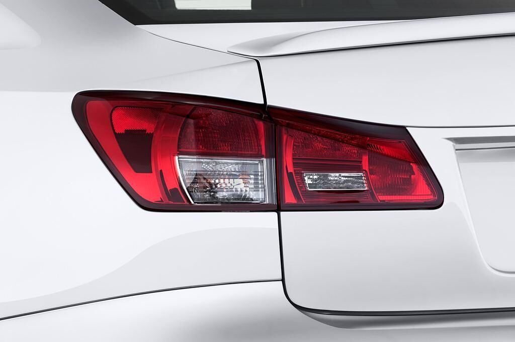 Lexus IS (Baujahr 2012) F 4 Türen Rücklicht