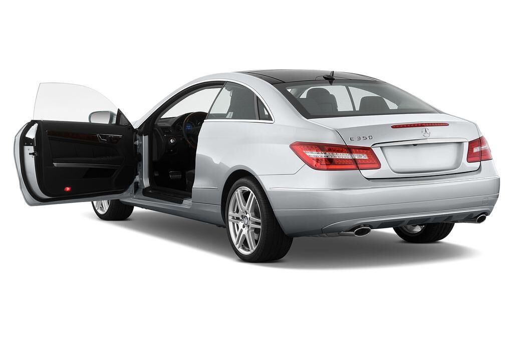 Mercedes E-Class (Baujahr 2010) - 2 Türen Tür geöffnet