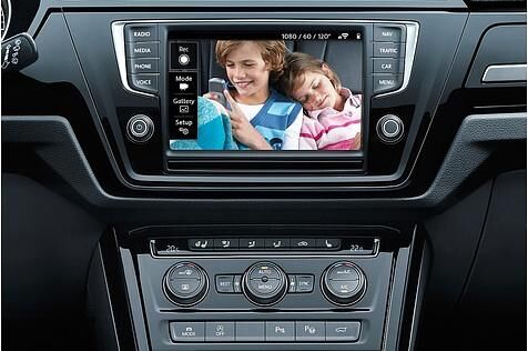Im VW Touran kann die Rückbank videoüberwacht werden.