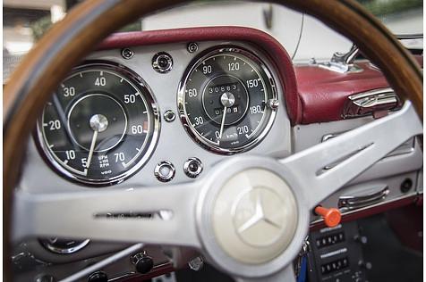 Der Mercedes 190 SL-R dreht bis 5.800 U/min