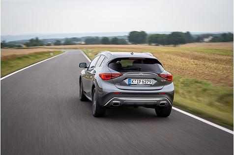 Infiniti QX30 2.2d AWD - am Heck sind leichte Gemeinsamkeiten mit dem GLA zu erkennen