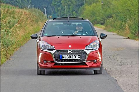 4,9 Liter soll es auf 100 Kilometern verbrauchen.