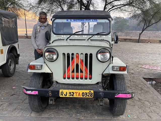 Rustikaler Alleskönner: der Mahindra Jeep