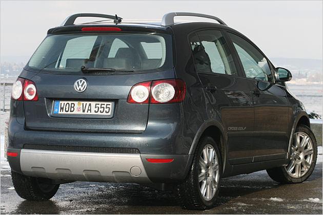 Durch Dachreling und Höherlegung ist das Fahrzeug etwa sieben Zentimeter höher als der Golf Plus