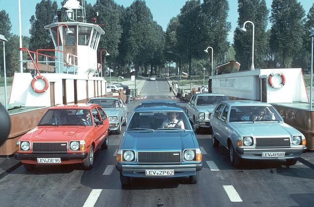Mit einer Marathon-Tour von Hiroshima zur Frankfurter IAA demonstriert der Mazda 323 sein Potential im Golf-Segment