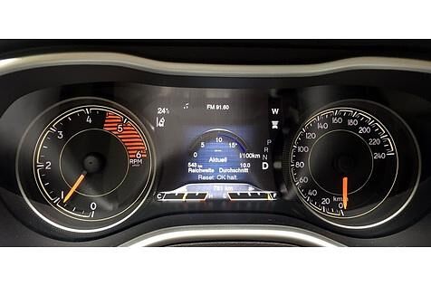Jeep Cherokee 2.2 Multijet Overland - die Instrumente im bekannten Jeep-Look
