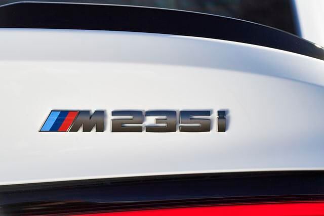 Über 300 PS stellt die Topversion M235i zur Verfügung