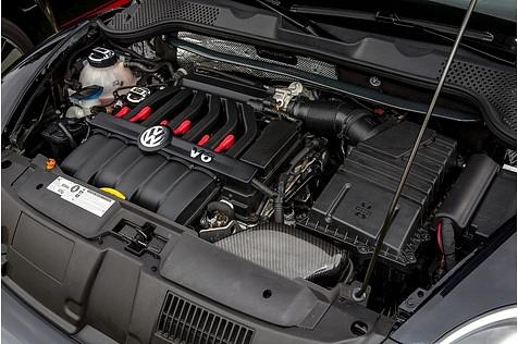 Der V6-Motor aus dem Passat R36 leistet 300 PS