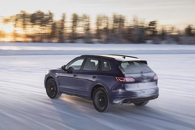 VW Touareg R Hybrid