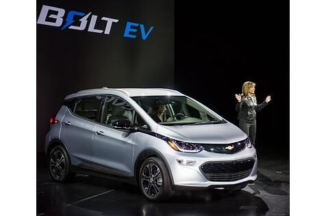 Chevrolet Bolt EV - mit GM-Chefin Mary Barra