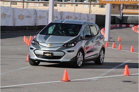 Chevrolet Bolt EV in flotter Fahrt