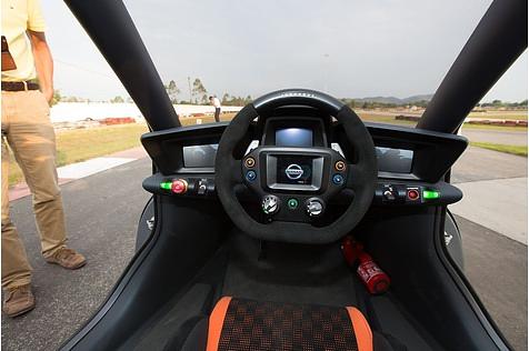 Das Cockpit des Nissan BladeGlider.