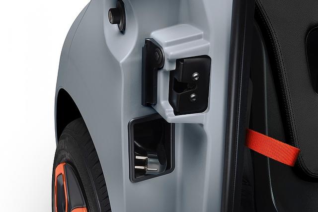 Das Ladekabel des Citroen Ami wird im Türholm verstaut
