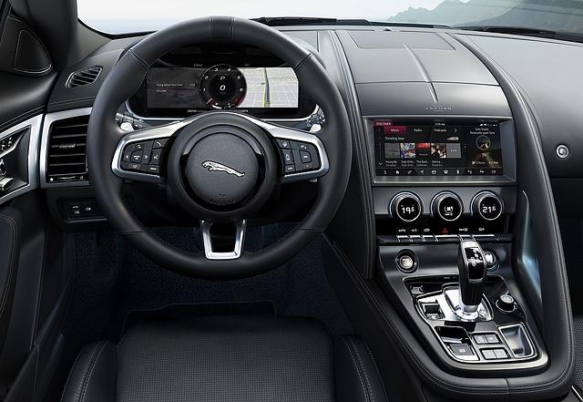 Auch das Cockpit wurde überarbeitet