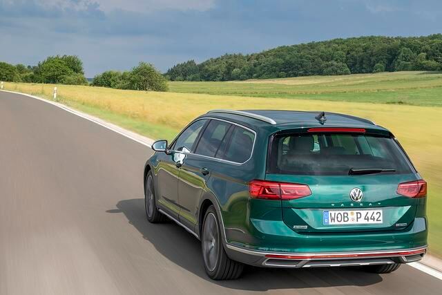 Wer sich den Alltrack kauft, legt wohl vor allem Wert auf das robustere Design und SUV-Insignien wie etwa die leichte Plastikbeplankung