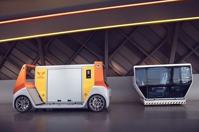 Der fahrende Unterbau kann autonom fahren und auch autonom den gerade benötigten Pod aufladen