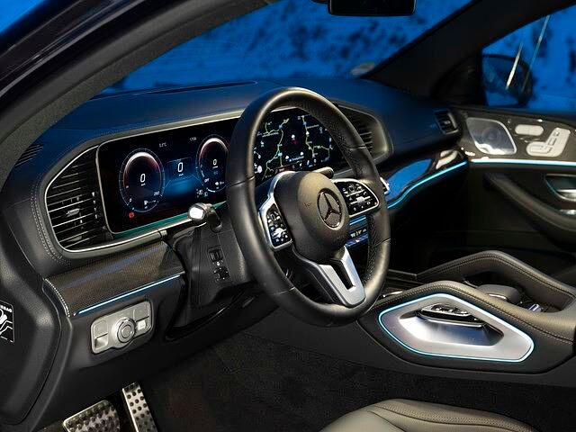 Das Cockpit entspricht dem des GLE