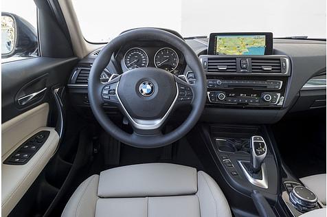 Die Bedienung ist sehr eingängig und lenkt den Fahrer kaum ab