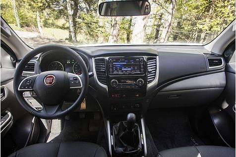 Das Cockpit des Fiat Fullback.