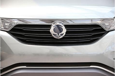 Das Ssangyong-Emblem ziert den Kühlergrill