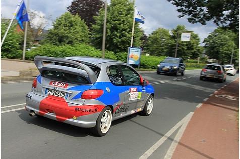 Auffallen auf italienisch mit dem verbauten aber zahnlosen Peugeot 206.