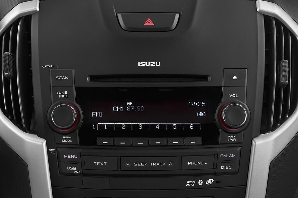 Isuzu D-Max (Baujahr 2015) Basic 4 Türen Radio und Infotainmentsystem