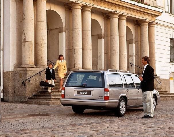 Das Flaggschiff-Duo aus Volvo 940/960 setzte weiterhin auf klassischen Hinterradantrieb